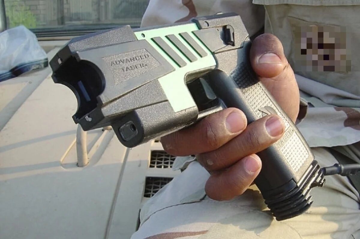    Таможенника, полицейского и росгвардейца обвиняют в превышении полномочий