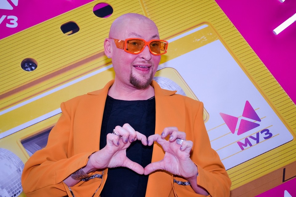    Эпатажному певцу исполняется 50 лет. Даниил ОПАРИН