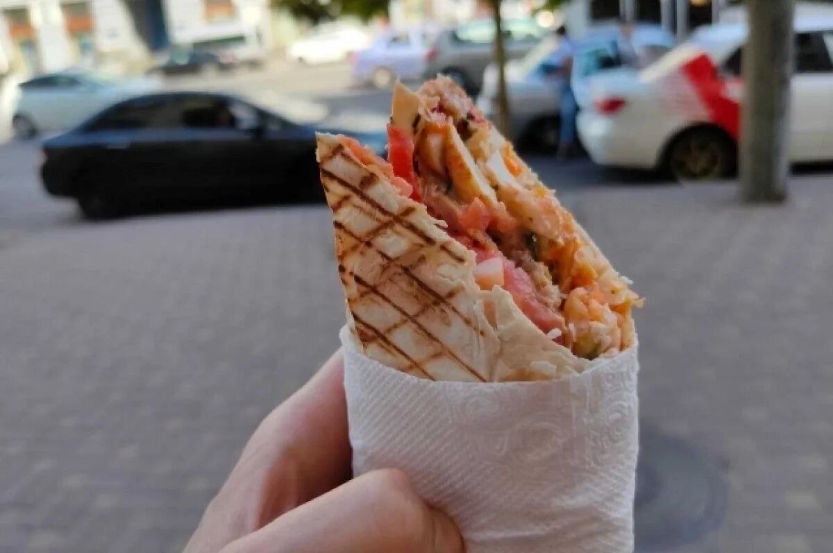    В подмосковном Егорьевске 17 человек отравились, предположительно, шаурмой