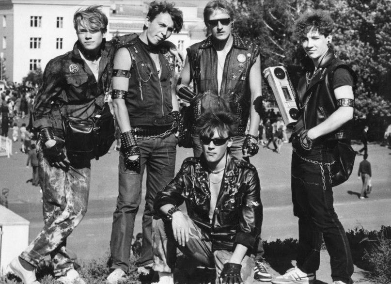 Барнаул, 1988. Шао (слева) и друзья-металлисты.