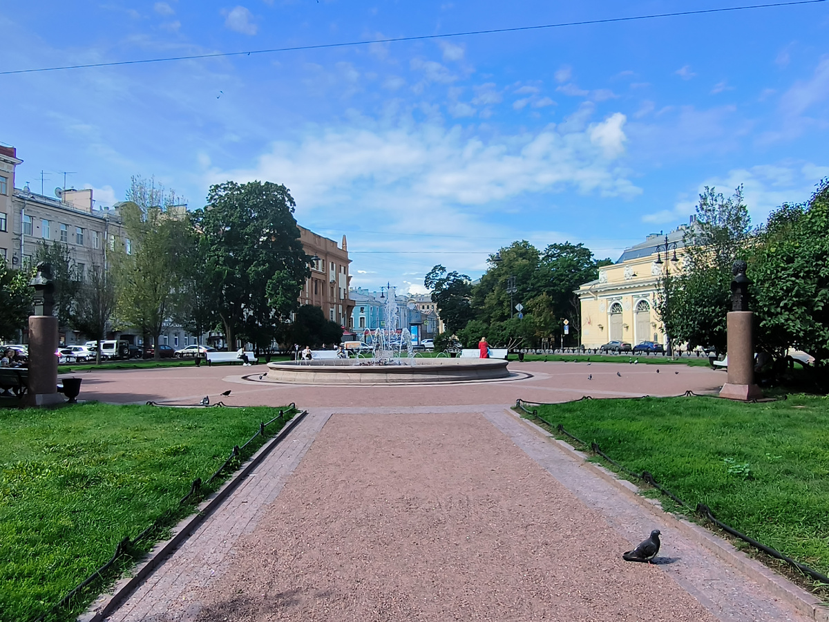 Ново-Манежный сквер. Фото автора.