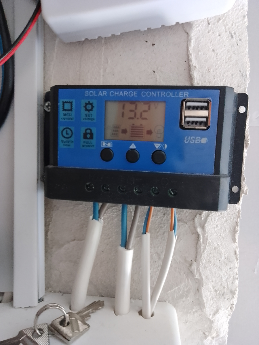 Контроллер заряда. Фото автора