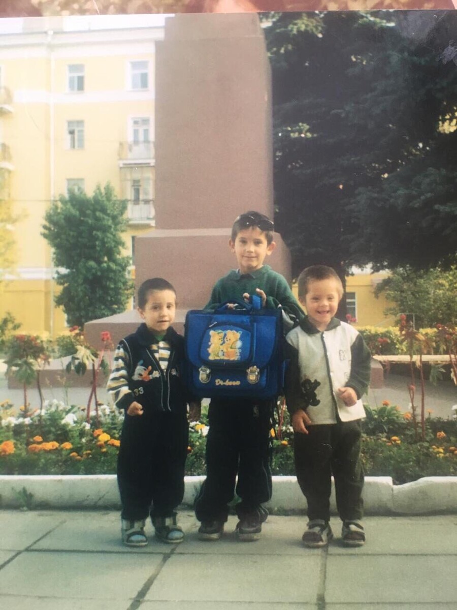 Родные братья Ставер. Слева Дмитрий, посередине Роман, справа Сергей.