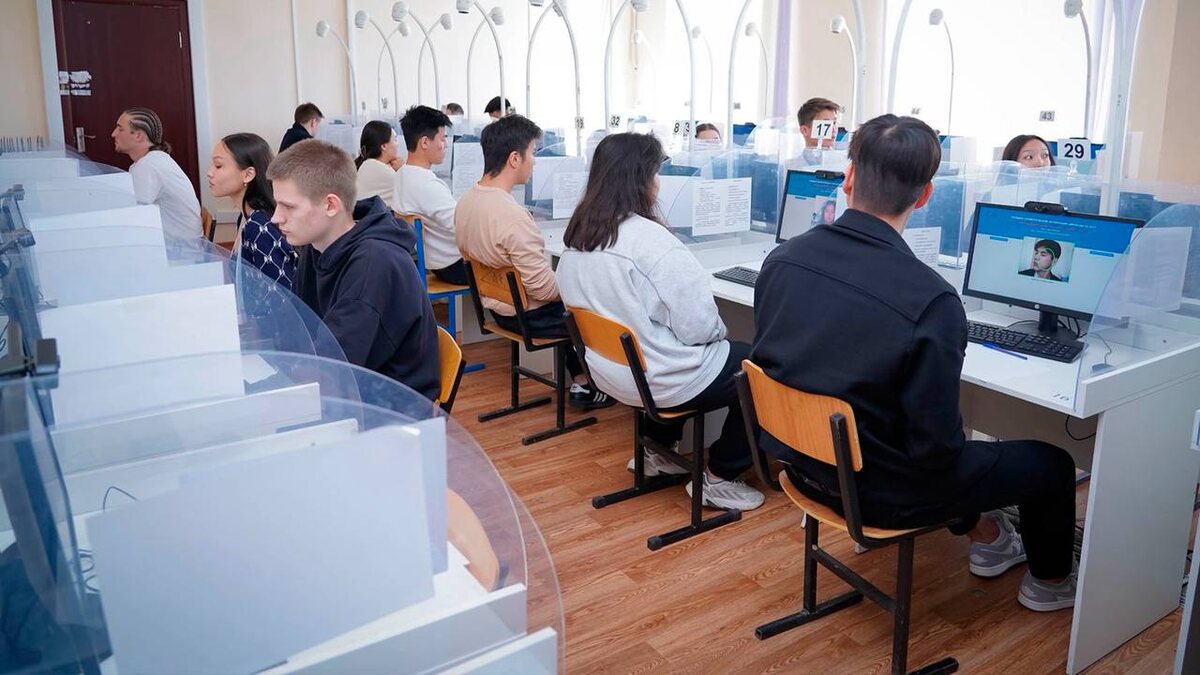 Один из центров проведения Единого национального тестирования  📷
