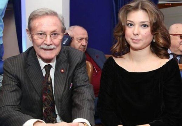 Юрий Соломин с внучкой Александрой