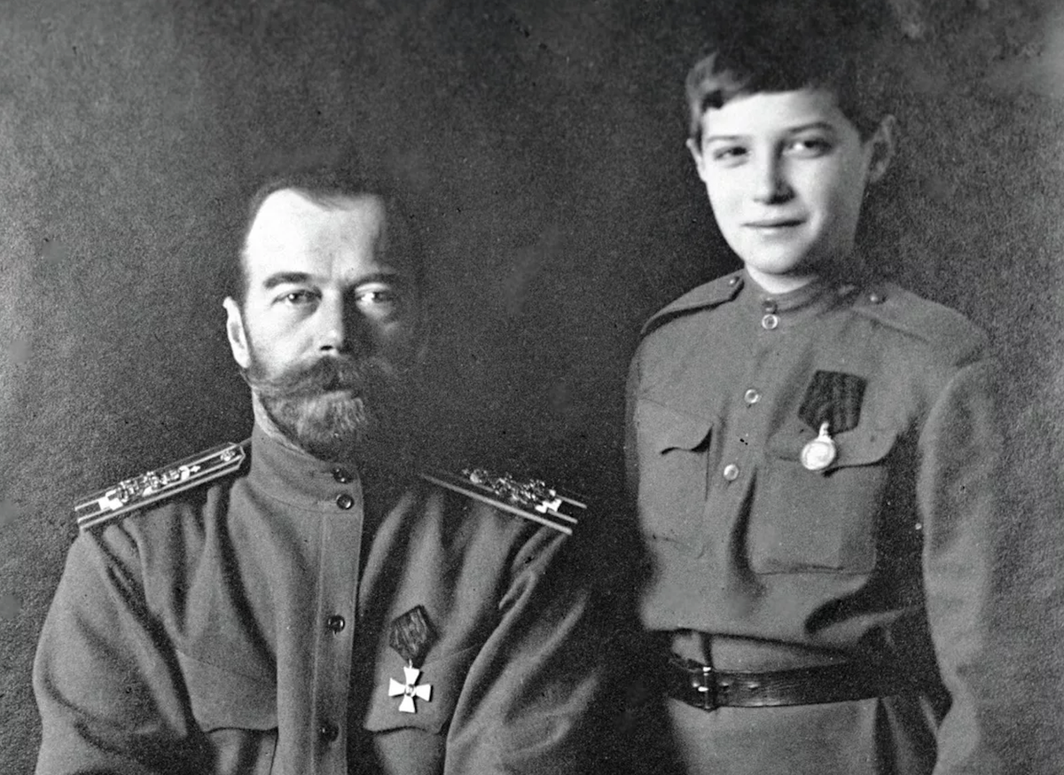 Император Николай II и цесаревич Алексей Николаевич