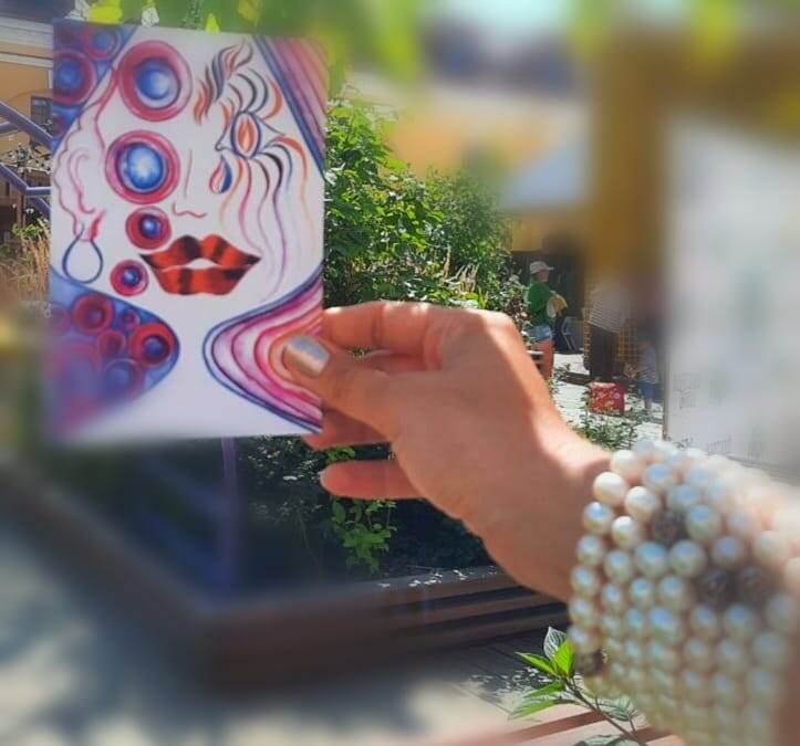 Искрящаяся в свете жемчужин картина от Юлии Арти