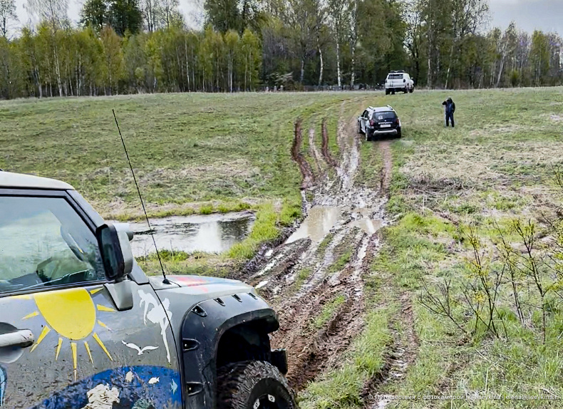 Фото что-то я забыла сделать, но снимала видео. Так что вот скриншот из него. Думаю, качество дорожного покрытия вполне можно оценить.