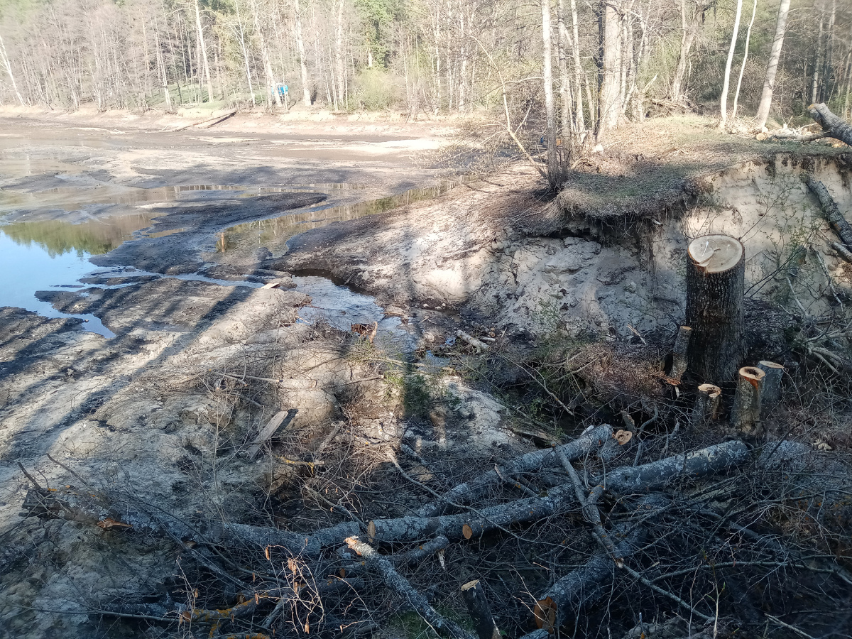 Разрушенная плотина