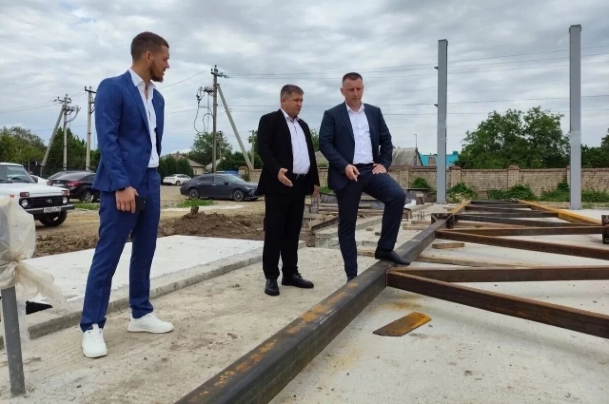    Замглавы Кубани осмотрел строительство центра единоборств в Гулькевичи