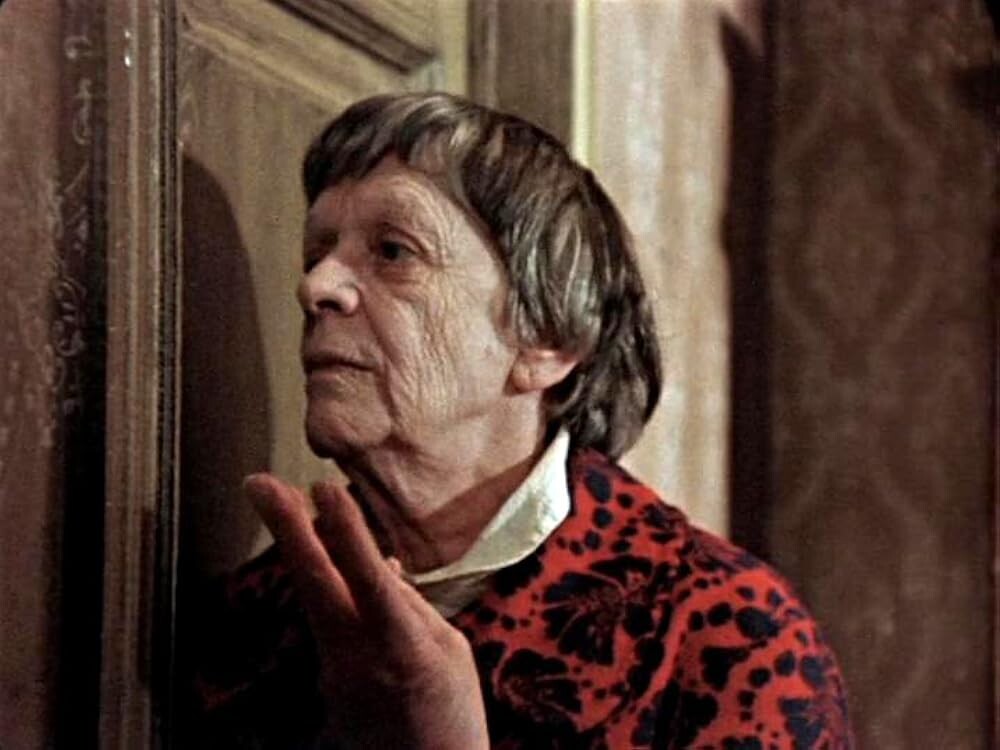 Татьяна Пельтцер в роли бабушки Романа