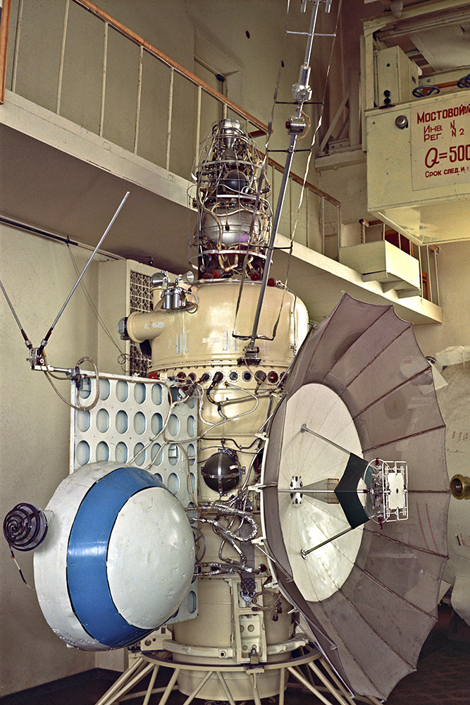 https://rg.ru/2022/11/01/shestdesiat-let-nazad-byl-zapushchen-mars-1-pervyj-apparat-vyvedennyj-na-traektoriiu-poleta-k-marsu.html