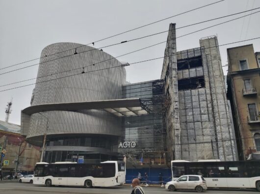    ТЦ "Галерея Астор" после пожара // фото: Ольга Медведева