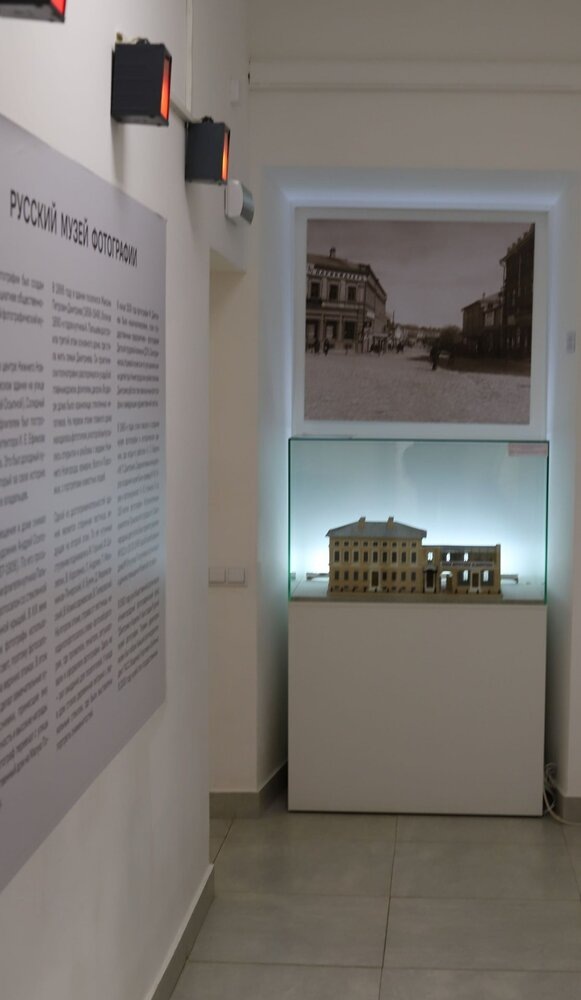 
На первом этаже.