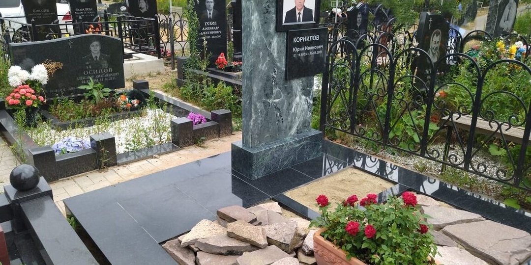 Цветы на могилу. Какие выбрать?