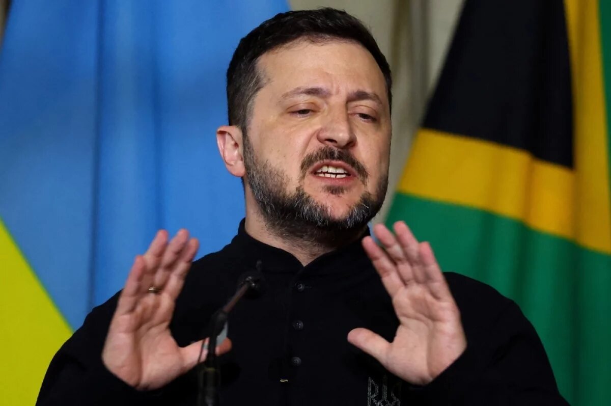    Владимир Зеленский отказался вывести войска с новых территорий РФ.