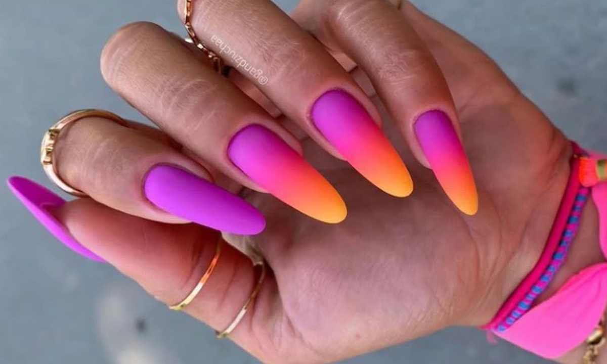 Яркий и экспрессивный маникюр: коллаж создан автором канала на основе фотографий с сайта Pinterest