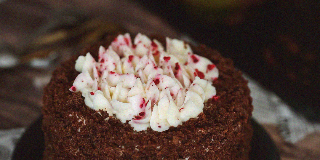 Шоколадный бенто-торт с вишней: подробный рецепт