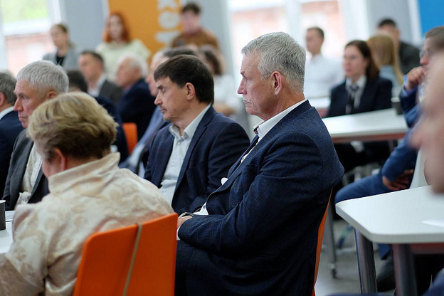    Александр Соколов обсудил с бизнесом меры поддержки и планы развития Кировской области