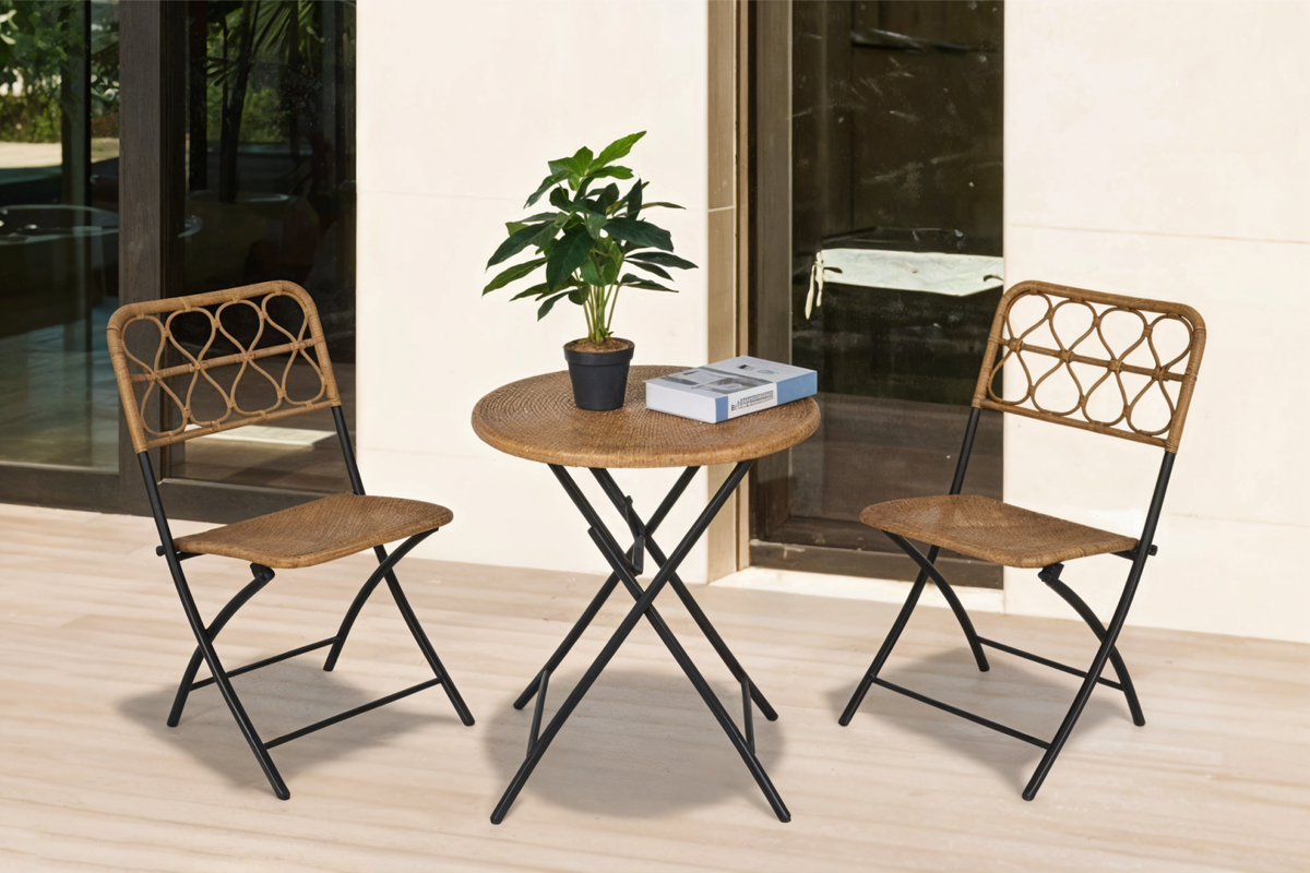 Стол полноразмерной высоты, поэтому за едой не придется нагибаться или тянуться.