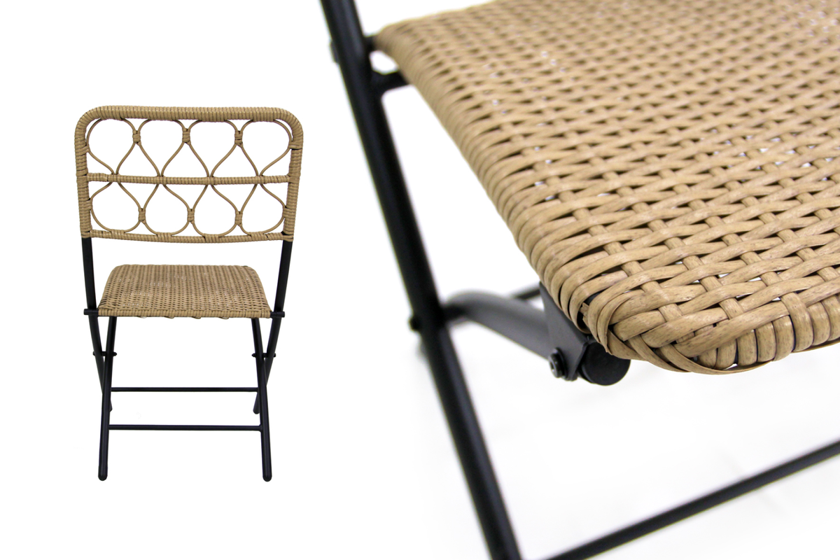 Утонченный дизайн стульев с плетеным узором на спинке идеально вписывается в расслабленную загородную атмосферу.