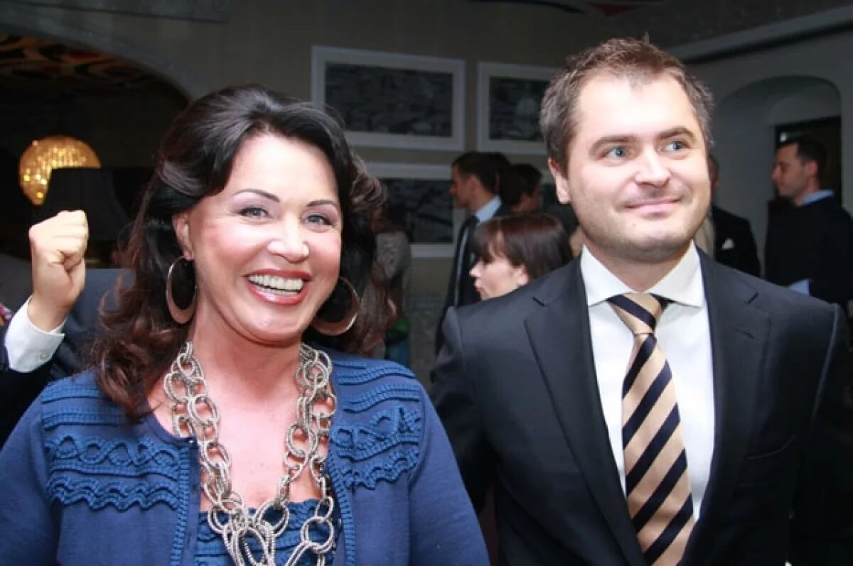    Надежда Бабкина высказалась о расставании с молодым певцом Евгением Гором