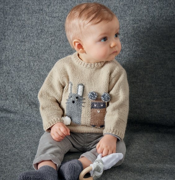 Детский свитер спицами с жаккардовым узором