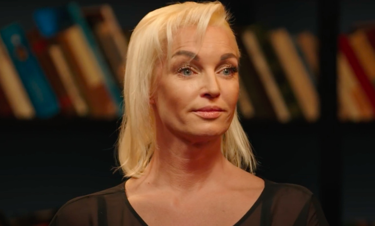    Анастасия Волочкова. Фото: скриншот кадра из YouTube-шоу «Что было дальше?»