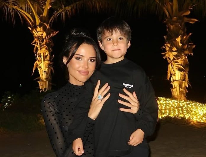    Анастасия Решетова с сыном. Фото: социальные сети