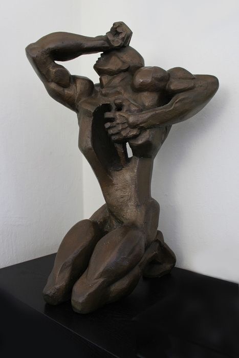 Скульптура Эрнста Неизвестного «Орфей». В экспрессионистической манере передано страдание героя, его душа = его лира.