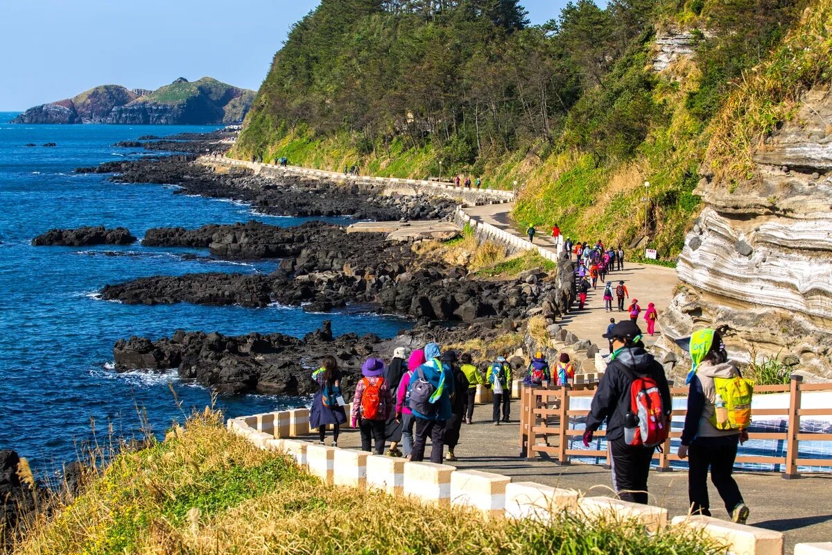    В Южной Корее созданы все возможности для активного отдыха. Вариантов активностей много: от трекинга до тхэквондо. Фото: Национальная организация туризма Кореи (НОТК)