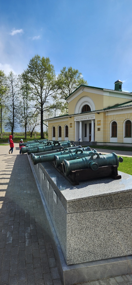 Музей-заповедник "Бородинское поле", экспозиция "Трофейные орудия 1812 г." 