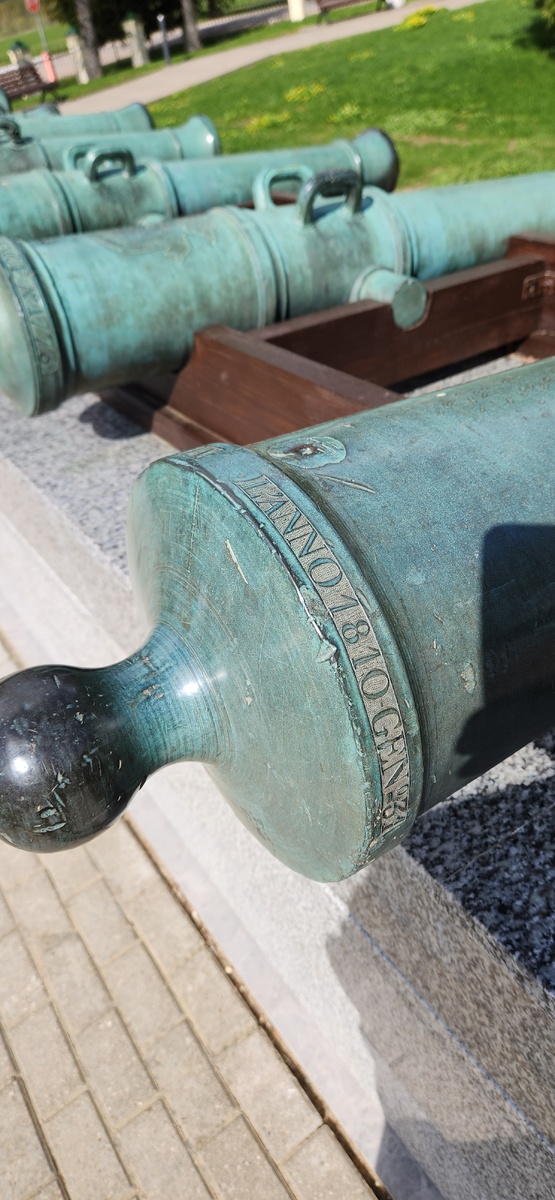 Музей-заповедник "Бородинское поле", экспозиция "Трофейные орудия 1812 г." 