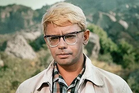 Кадр из фильма Кавказская пленница, или Новые приключения Шурика, 1967 год, Мосфильм, режиссёр Леонид Гайдай.