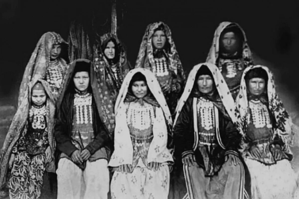    Женщины-башкирки, фото конец XIX- начало XX вв.