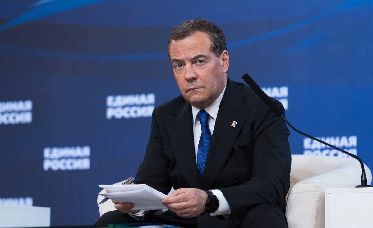 Дмитрий Медведев 