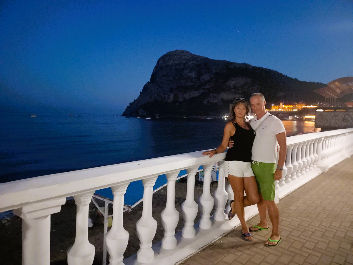 Вечерняя набережная в Новом Свте.