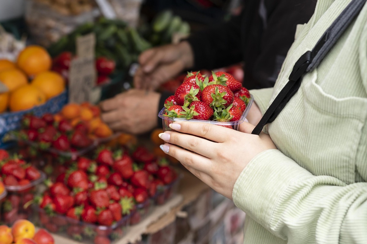    Как правильно выбрать клубнику. Фото: Freepik