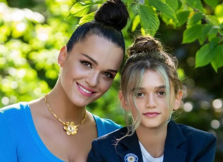 Певица Слава с младшей дочерьюИсточник:Соцсети