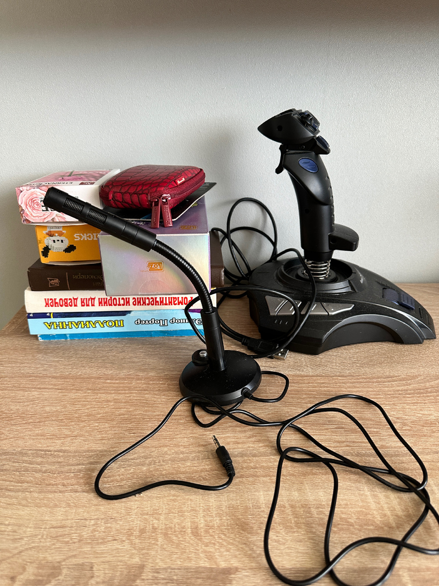 Фото автора. Сокровища дочки для продажи.