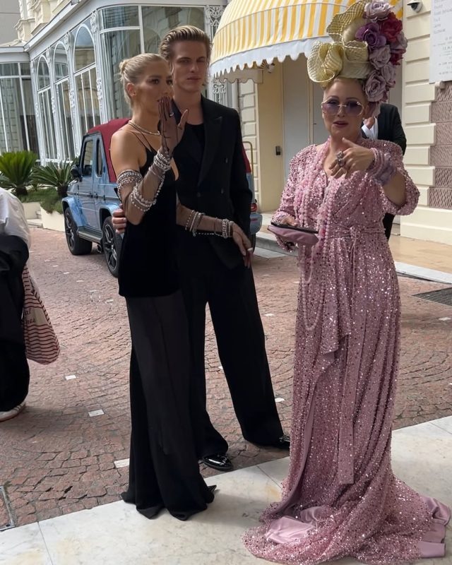    Соцсети Лены Лениной