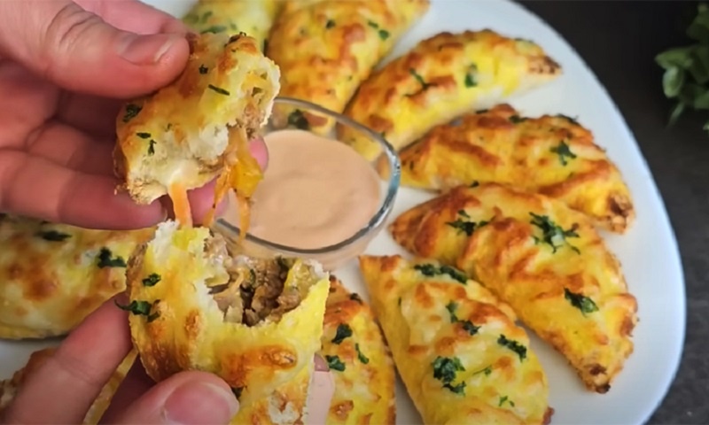 Ленивые пирожки на скорую руку: быстрый способ удивить родных без возни с тестом