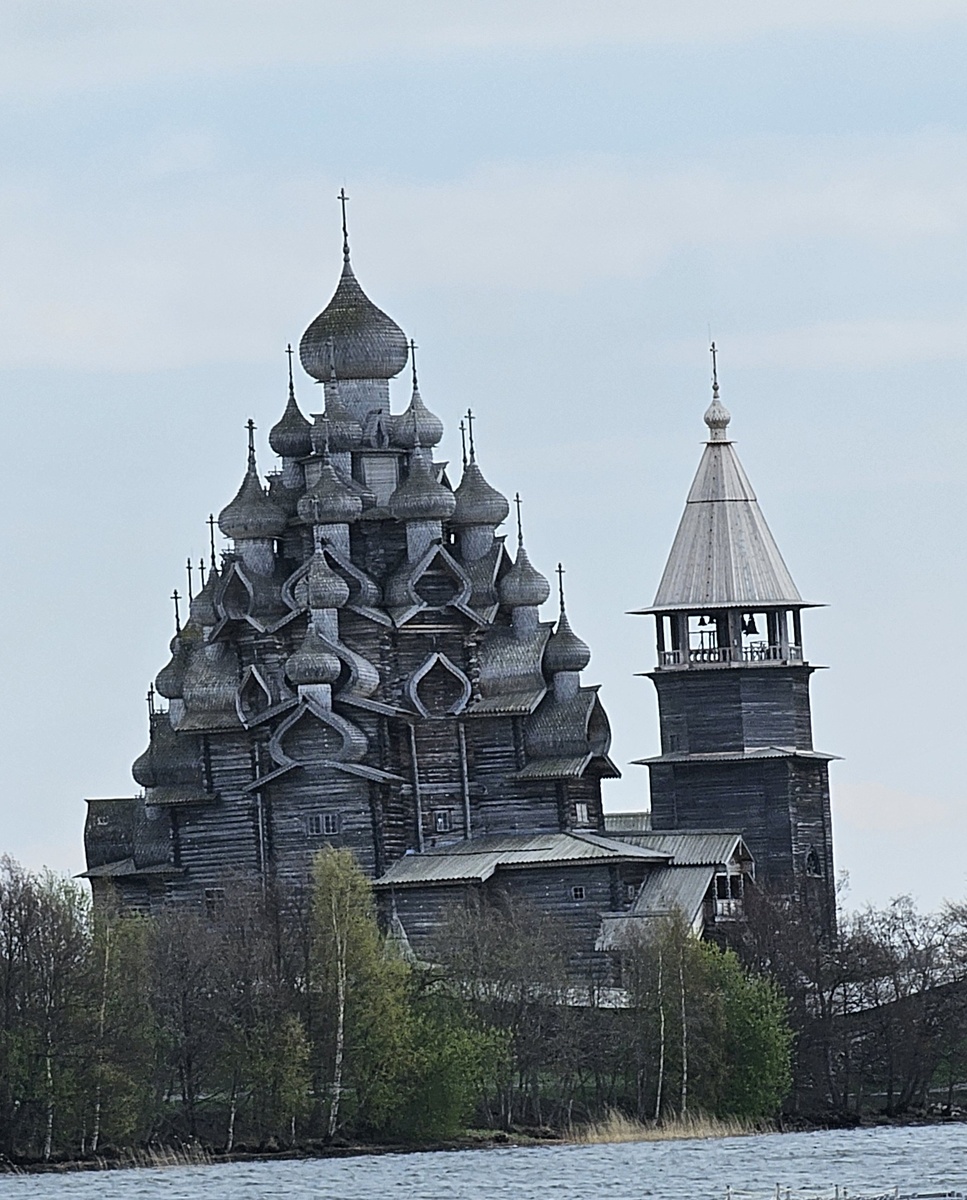 Церковь  Преображения Господня (автор фото Л.Баева)