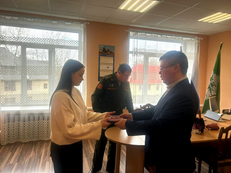    Орден Мужества вручили дочери погибшего на СВО жителя КарелииАдминистрация Сегежского округа