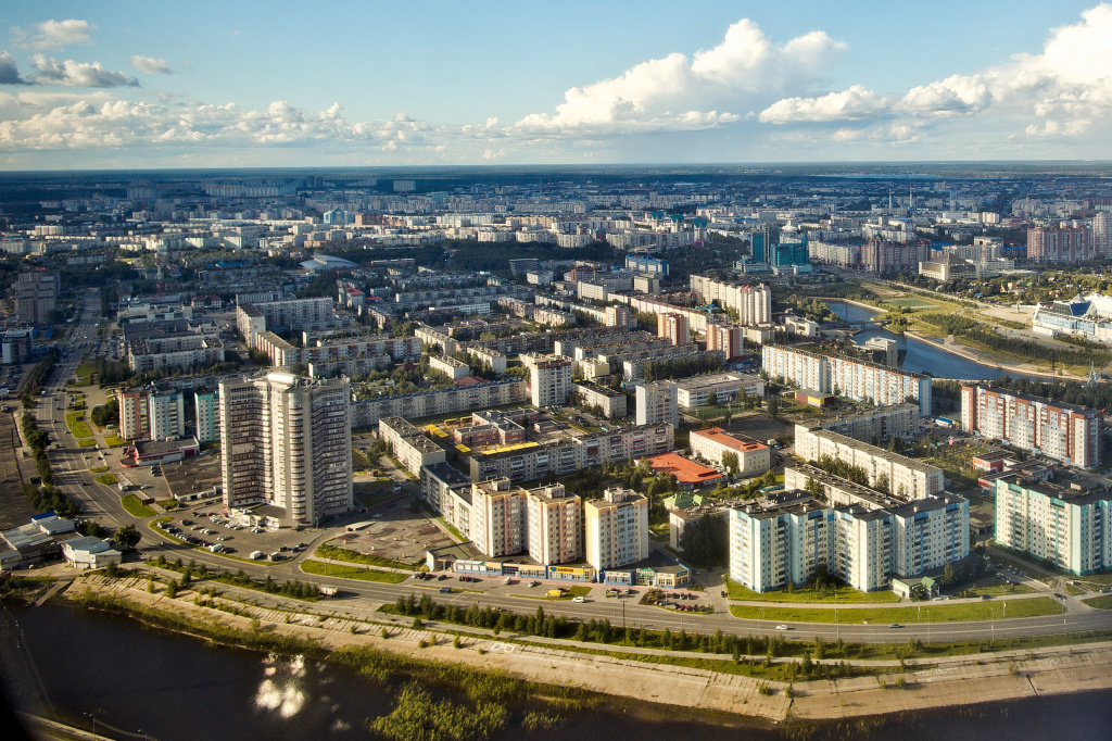    Власти Сургута взяли под управление 33 многоквартирника, которых бросила управляющая компания