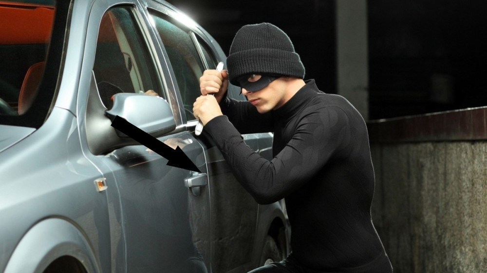    Ваш автомобиль может убить вас по команде хакера и вот почему