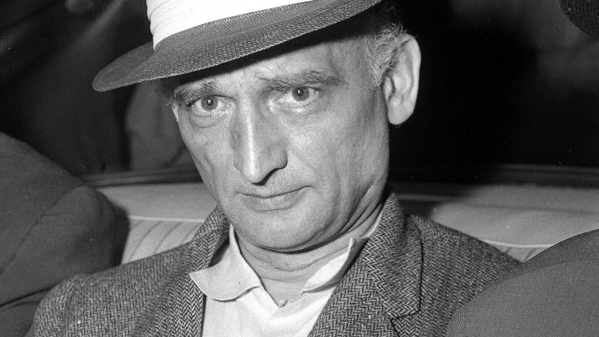 Рудольф Иванович А́бель (настоящее имя Вилья́м Ге́нрихович Фи́шер) — советский разведчик-нелегал, полковник. 