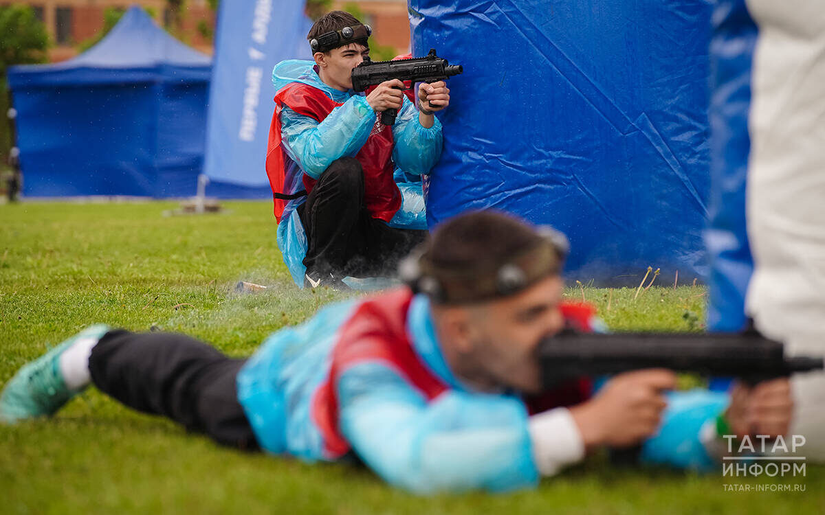 Участие в игре «Зарница 2.0» приняли 200 лучших игроков со всего Татарстана – всего 20 команд из различных учебных заведений республикиФото: © Владимир Васильев / «Татар-информ»