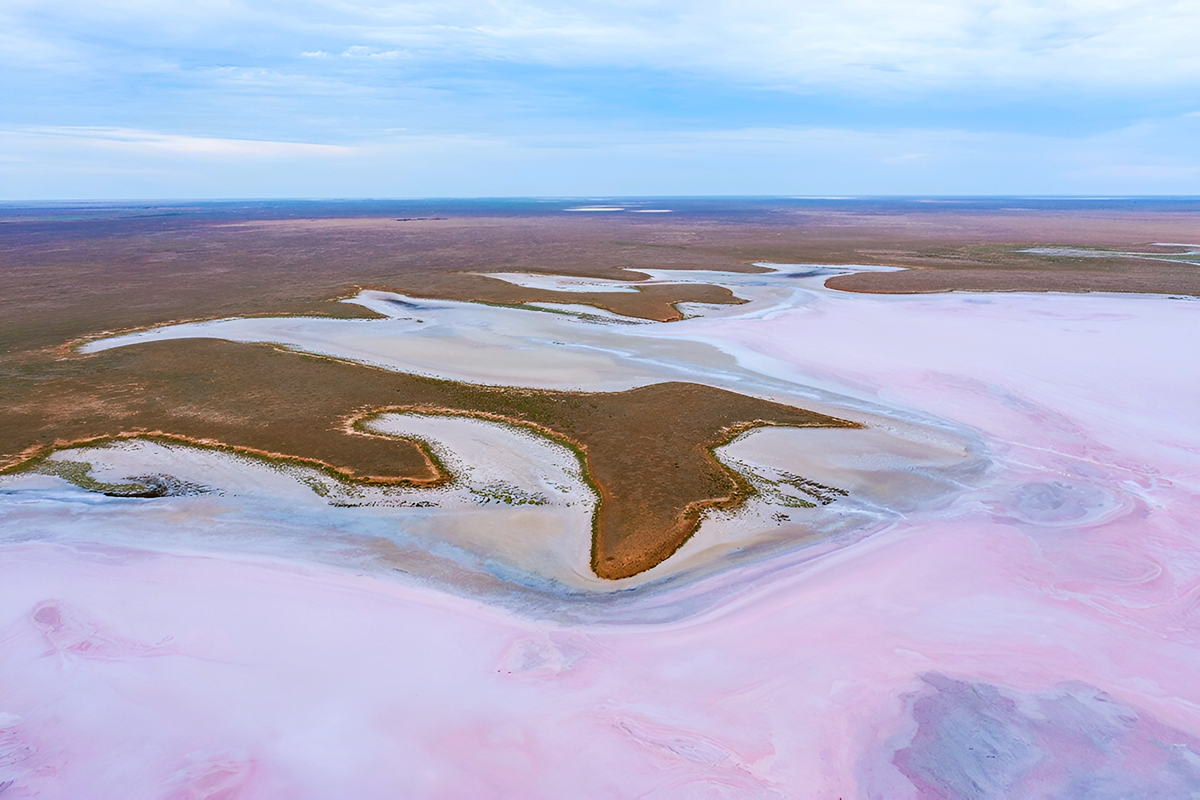 Яшалтинское озеро