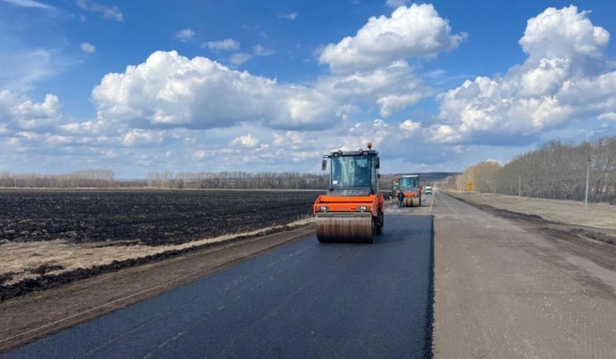     Ремонт дорог. Источник: pravitelstvorb.ru Автор фото: Правительство республики Башкоркостан
